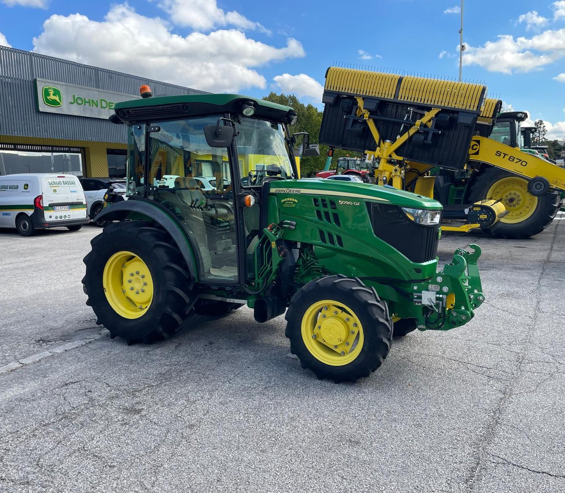 JOHN DEERE 5090 GF - 장궤형 트랙터 : 사진 2 JOHN DEERE 5090 GF - 장궤형 트랙터 : 사진 2