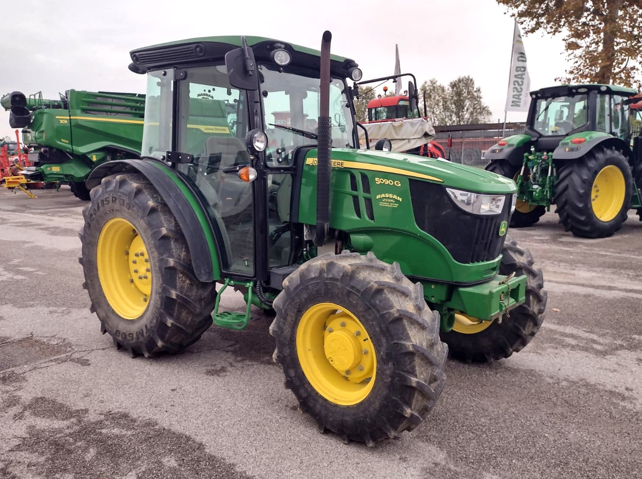 JOHN DEERE 5090 G - 장궤형 트랙터 : 사진 2 JOHN DEERE 5090 G - 장궤형 트랙터 : 사진 2