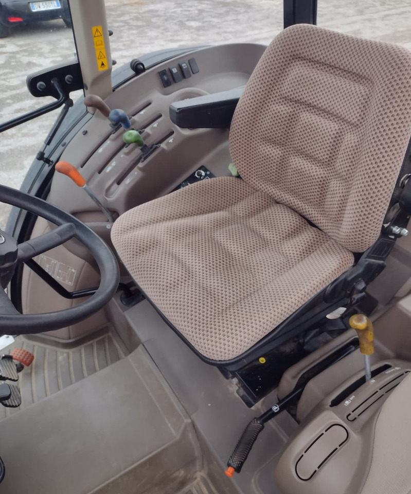 JOHN DEERE 5090 G - 장궤형 트랙터 : 사진 5 JOHN DEERE 5090 G - 장궤형 트랙터 : 사진 5