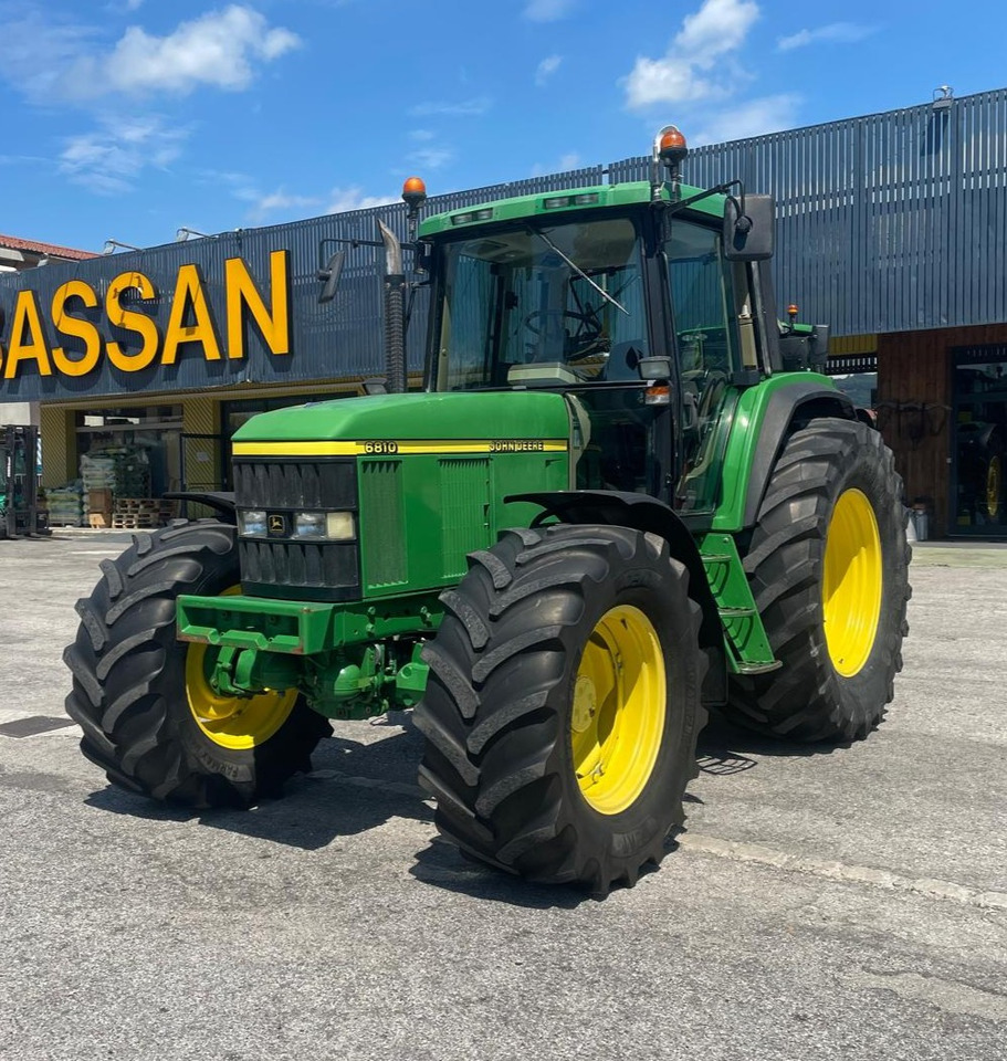 JOHN DEERE 6810 - 장궤형 트랙터 : 사진 1 JOHN DEERE 6810 - 장궤형 트랙터 : 사진 1