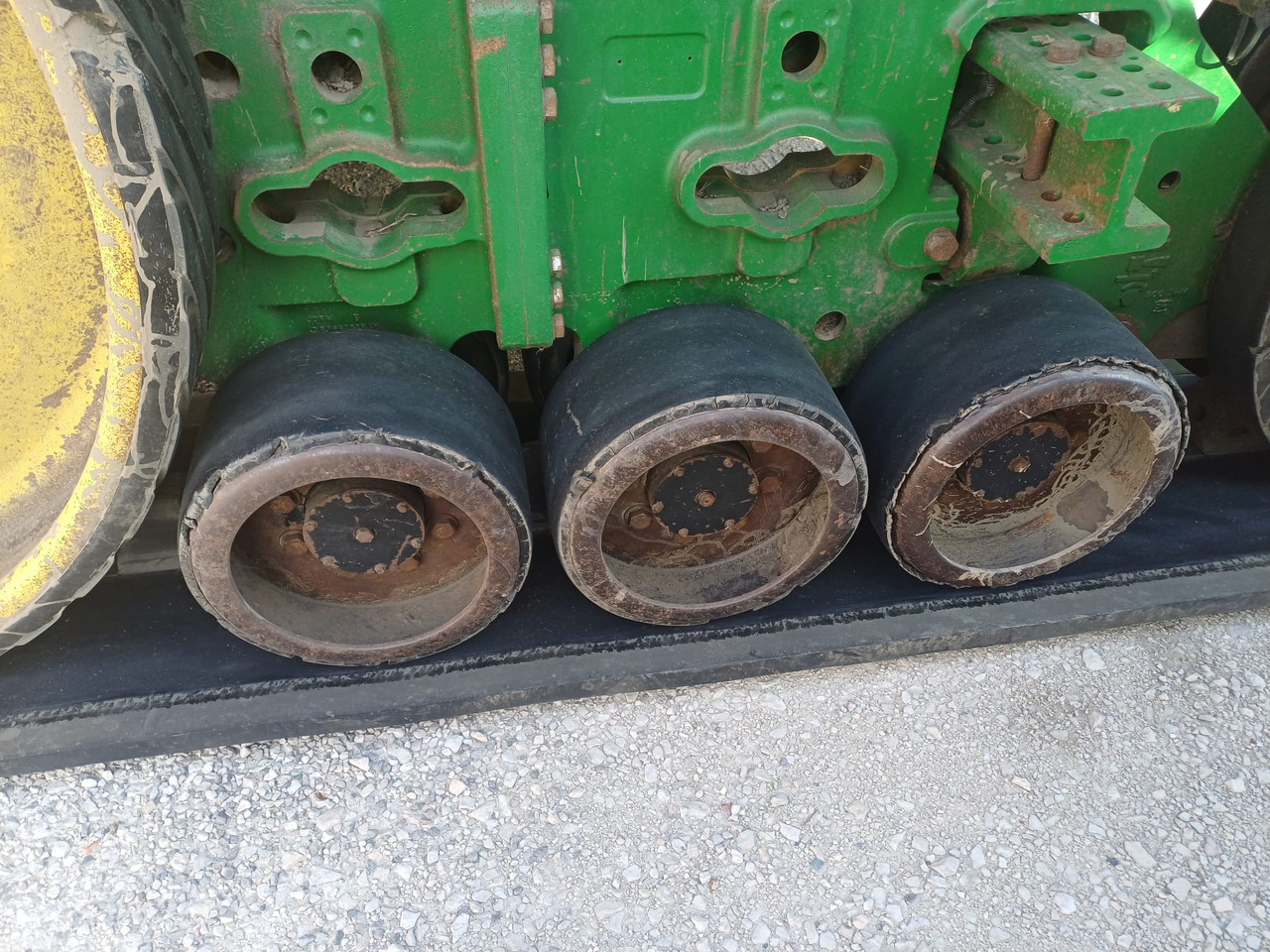 JOHN DEERE 8320 RT - 장궤형 트랙터 : 사진 5 JOHN DEERE 8320 RT - 장궤형 트랙터 : 사진 5