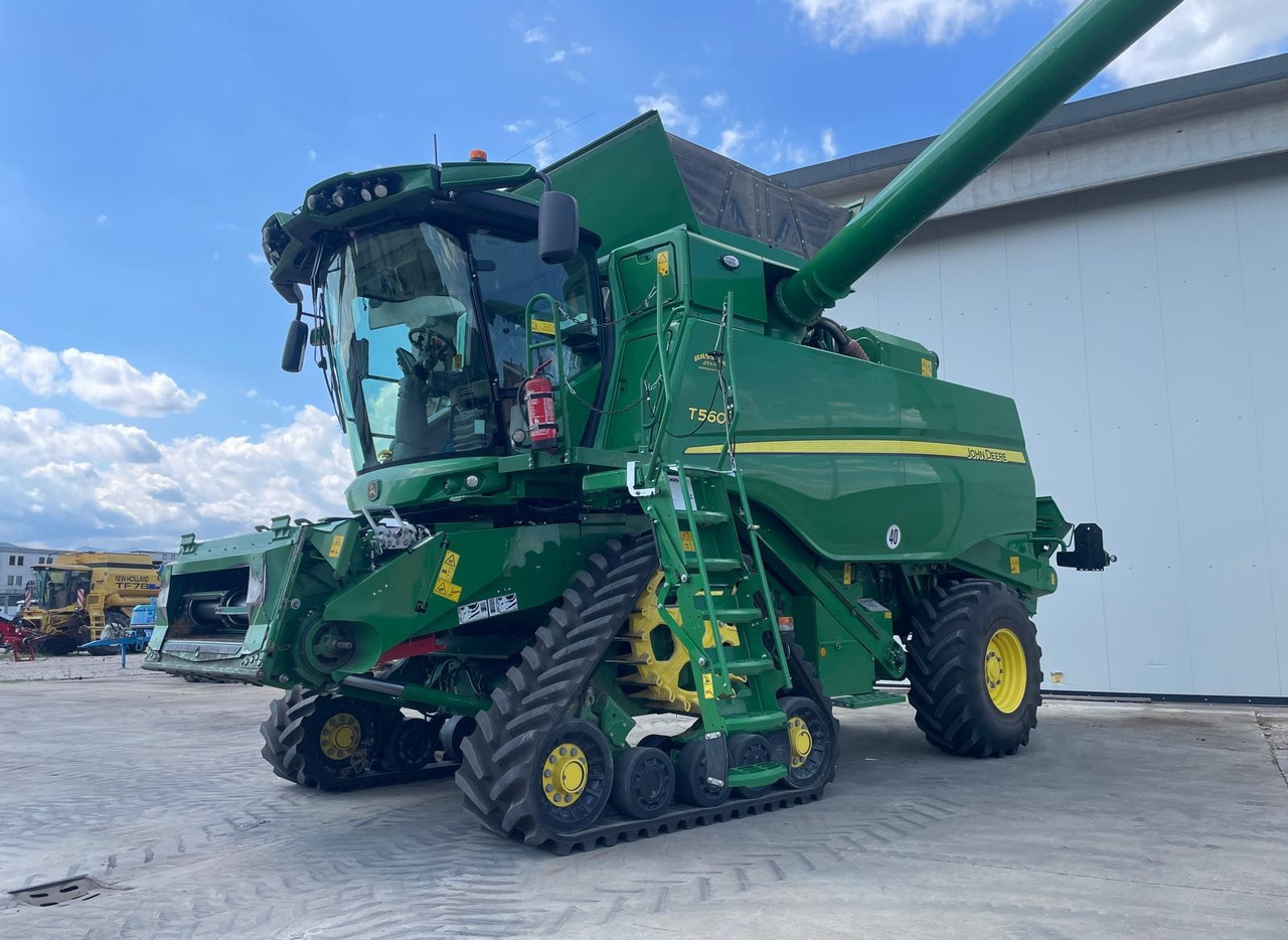 JOHN DEERE MIETITREBBIA T 560 - 목초수확기 : 사진 1 JOHN DEERE MIETITREBBIA T 560 - 목초수확기 : 사진 1