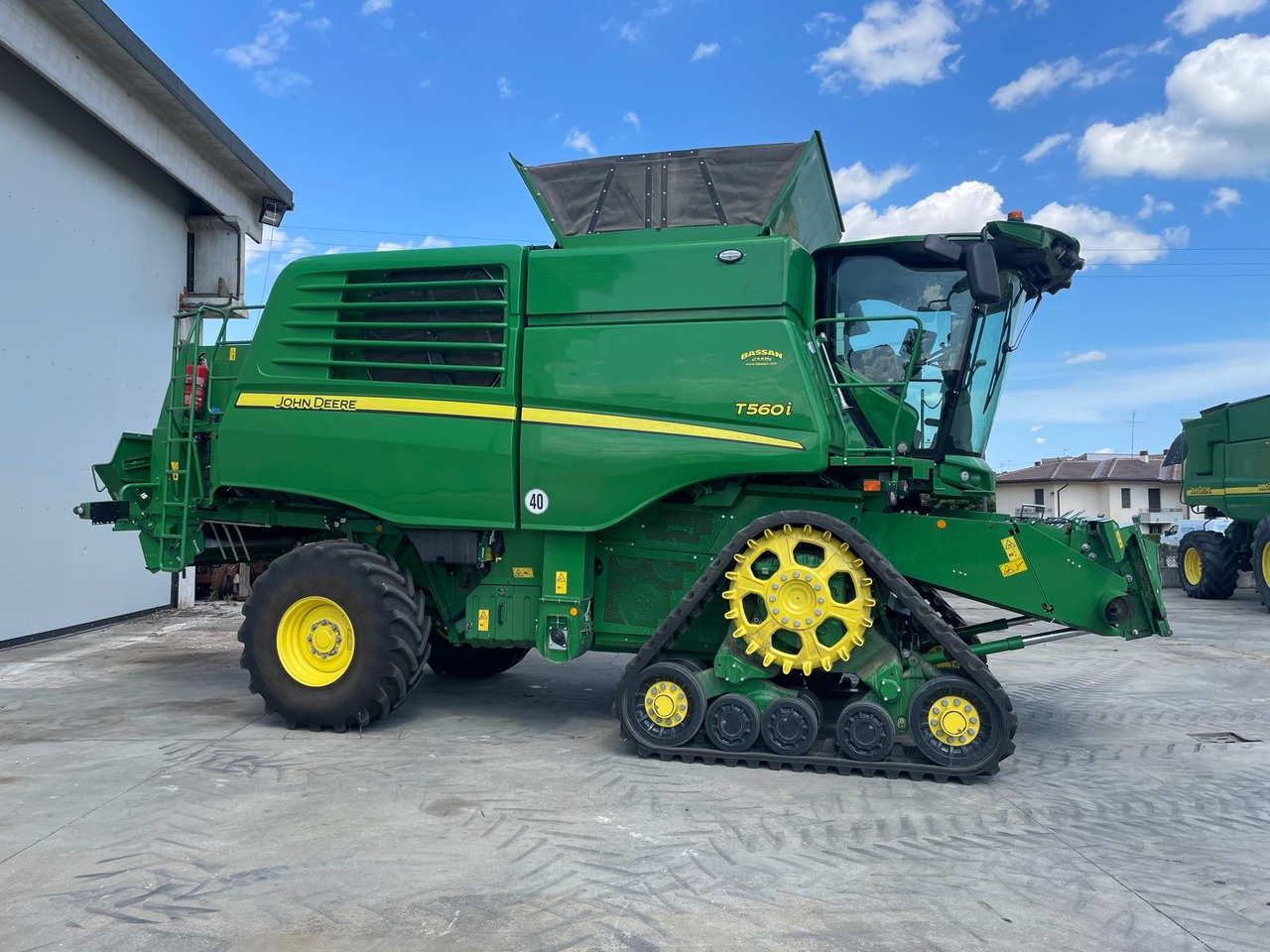 JOHN DEERE MIETITREBBIA T 560 - 목초수확기 : 사진 2 JOHN DEERE MIETITREBBIA T 560 - 목초수확기 : 사진 2