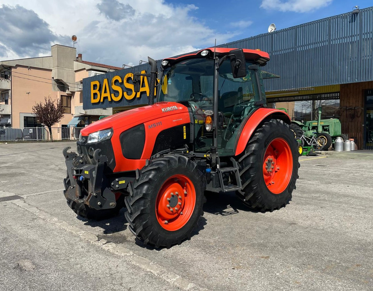 KUBOTA 5111 M - 장궤형 트랙터 : 사진 1 KUBOTA 5111 M - 장궤형 트랙터 : 사진 1