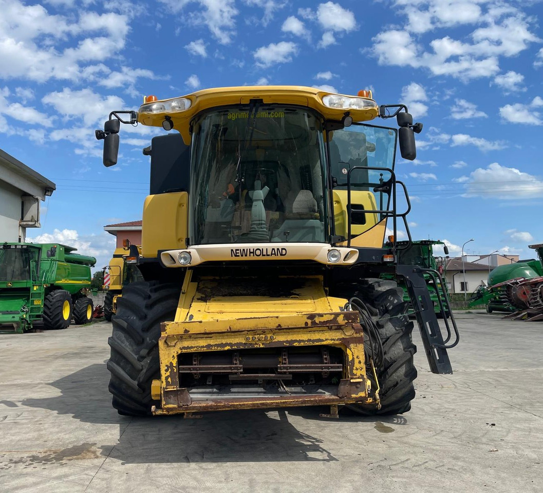 NEW HOLLAND MIETITREBBIA CX 8080 - 목초수확기 : 사진 3 NEW HOLLAND MIETITREBBIA CX 8080 - 목초수확기 : 사진 3