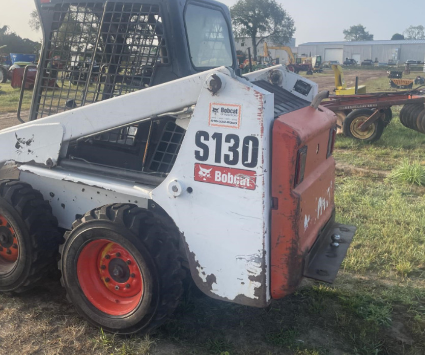 BOBCAT S130 - 스키드 스티어 로더 : 사진 4 BOBCAT S130 - 스키드 스티어 로더 : 사진 4