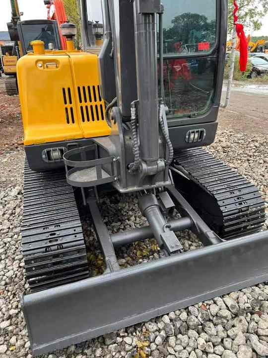 China Brand Used Volvo EC60D Mini Excavator 6ton Crawler Earth Digger Machine for Sale - 크롤러 굴삭기 : 사진 5 China Brand Used Volvo EC60D Mini Excavator 6ton Crawler Earth Digger Machine for Sale - 크롤러 굴삭기 : 사진 5