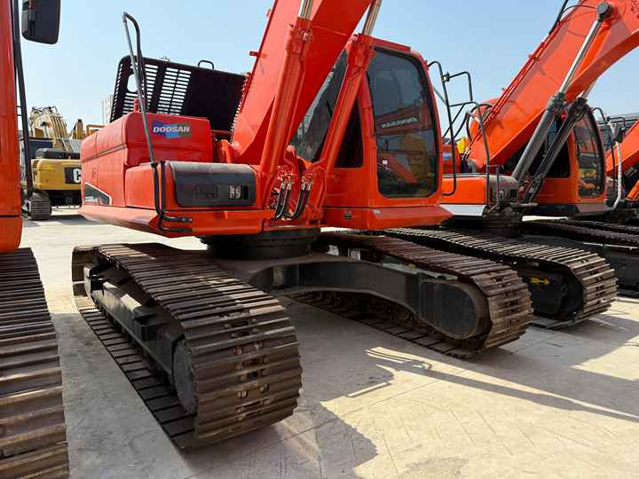 Heavy-Duty Doosan DX225LC-9C Excavator for Mining & Construction - Well-Maintained, Warranty Included - 크롤러 굴삭기 : 사진 3 Heavy-Duty Doosan DX225LC-9C Excavator for Mining & Construction - Well-Maintained, Warranty Included - 크롤러 굴삭기 : 사진 3
