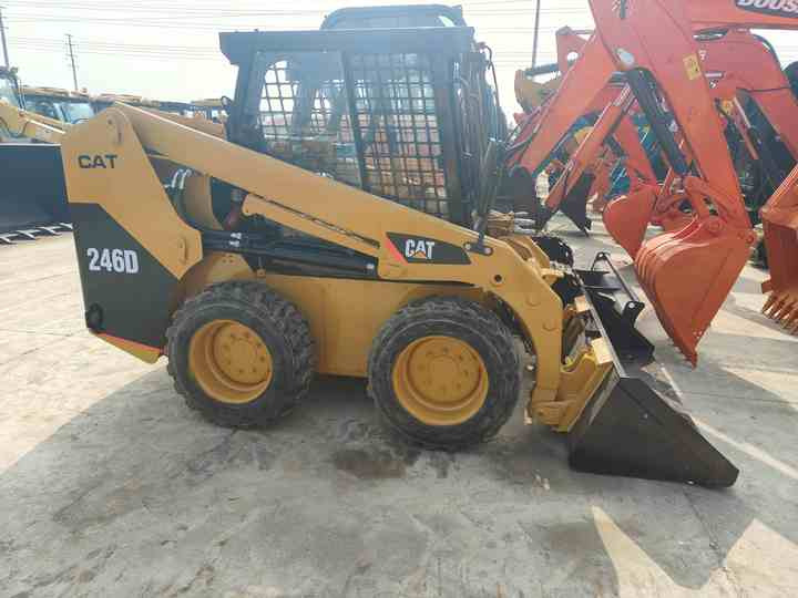 Used Front Loader Tractor CAT 246D Skid Steer Loader / Used Cat 226B 246C 246d Mini Skid Steer Loader in Stock - 스키드 스티어 로더 : 사진 2 Used Front Loader Tractor CAT 246D Skid Steer Loader / Used Cat 226B 246C 246d Mini Skid Steer Loader in Stock - 스키드 스티어 로더 : 사진 2