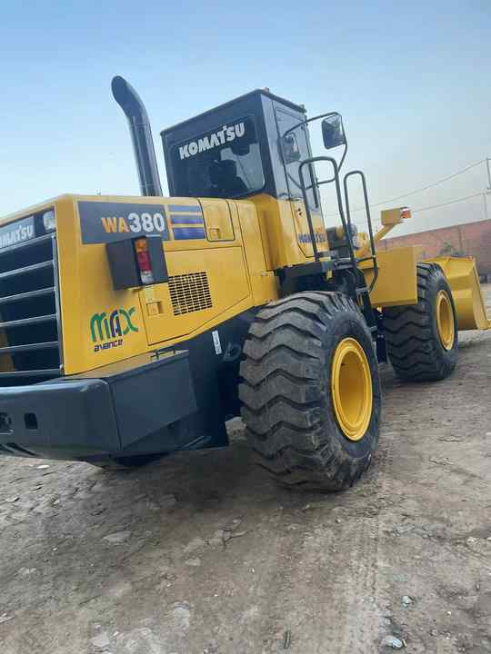 Used Komatsu WA380-3 Front Loader in Very Good Condition Strong Power komatsu 380 Wheel Loader Low Price Hot Sale - 휠 로더 : 사진 5 Used Komatsu WA380-3 Front Loader in Very Good Condition Strong Power komatsu 380 Wheel Loader Low Price Hot Sale - 휠 로더 : 사진 5
