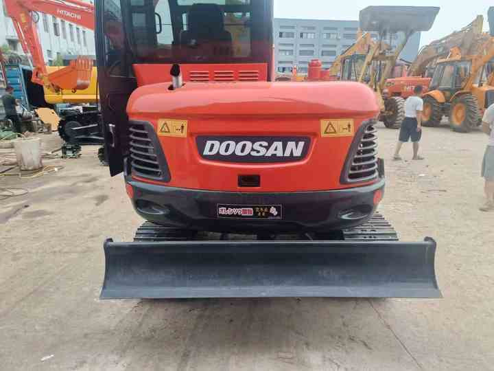 Used Mini Excavator DX55-9C Doosan Excavator 5 Tonnes High Performance Low Price for Sale Dh55 Dh60 Dx55 Dx60 in Stock - 미니 굴삭기 : 사진 4 Used Mini Excavator DX55-9C Doosan Excavator 5 Tonnes High Performance Low Price for Sale Dh55 Dh60 Dx55 Dx60 in Stock - 미니 굴삭기 : 사진 4