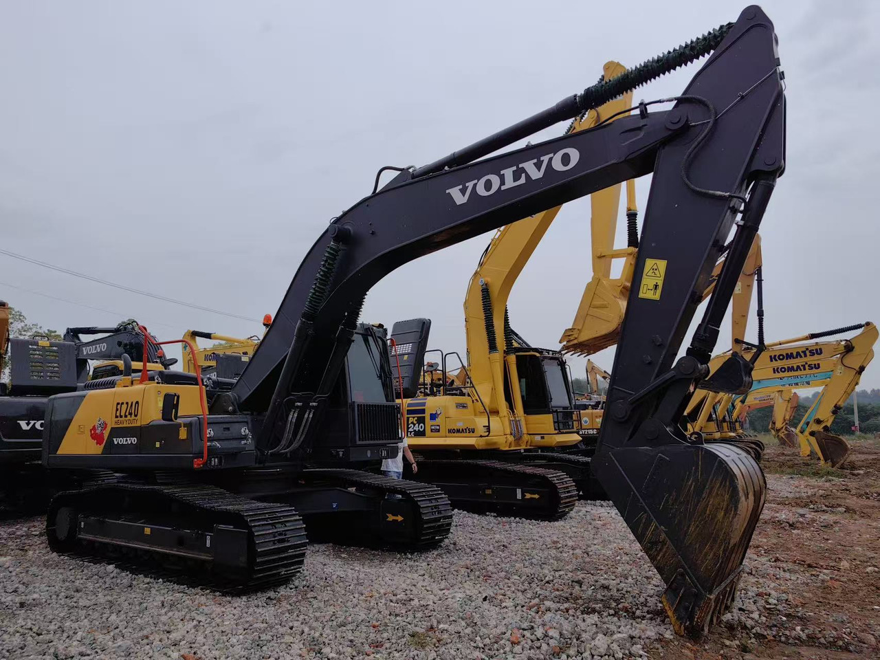 Volvo ec240 - 크롤러 굴삭기 : 사진 1 Volvo ec240 - 크롤러 굴삭기 : 사진 1