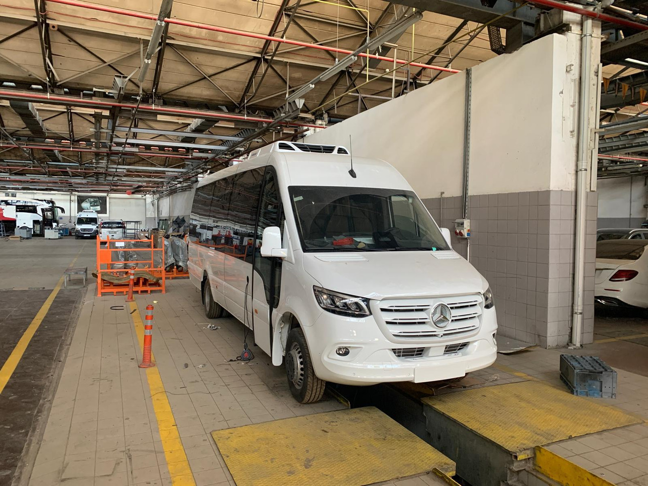 MERCEDES-BENZ SPRINTER 519 - 소형 버스, 승합차 : 사진 1 MERCEDES-BENZ SPRINTER 519 - 소형 버스, 승합차 : 사진 1