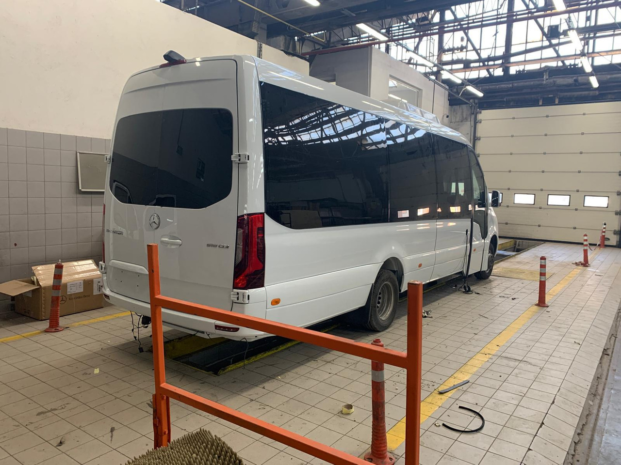 MERCEDES-BENZ SPRINTER 519 - 소형 버스, 승합차 : 사진 4 MERCEDES-BENZ SPRINTER 519 - 소형 버스, 승합차 : 사진 4