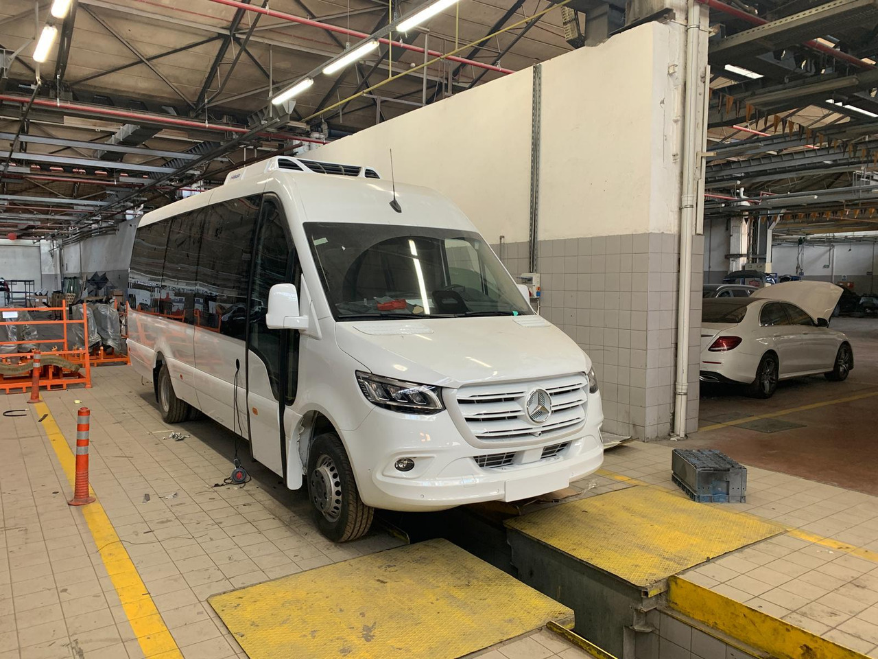 MERCEDES-BENZ SPRINTER 519 - 소형 버스, 승합차 : 사진 2 MERCEDES-BENZ SPRINTER 519 - 소형 버스, 승합차 : 사진 2