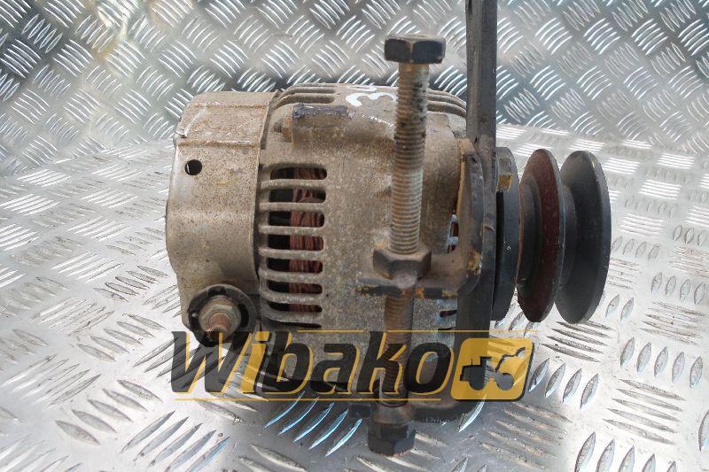 Alternator Denso QSB3.3 600-861-6510/C6008611611 - 얼터네이터 건설기계 용 : 사진 1 Alternator Denso QSB3.3 600-861-6510/C6008611611 - 얼터네이터 건설기계 용 : 사진 1