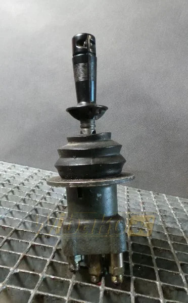 Case 1088 P4743324M - 유압 밸브 건설기계 용 : 사진 1 Case 1088 P4743324M - 유압 밸브 건설기계 용 : 사진 1