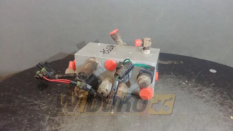 Case 198998A4 E-3 C-2 - 유압 밸브 건설기계 용 : 사진 2 Case 198998A4 E-3 C-2 - 유압 밸브 건설기계 용 : 사진 2