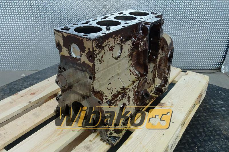 Crankcase for engine Cummins 3.9 81-04-032 - 크랭크 케이스 건설기계 용 : 사진 1 Crankcase for engine Cummins 3.9 81-04-032 - 크랭크 케이스 건설기계 용 : 사진 1