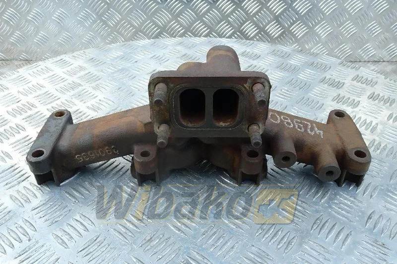 Cummins 3901635 - 배기 매니폴드 건설기계 용 : 사진 1 Cummins 3901635 - 배기 매니폴드 건설기계 용 : 사진 1