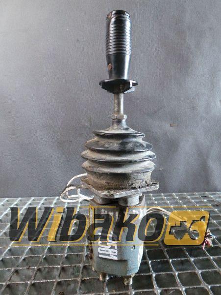 Joystick Rexroth Sigma 5TF6U0620/1CA - 운전실 및 내부 건설기계 용 : 사진 1 Joystick Rexroth Sigma 5TF6U0620/1CA - 운전실 및 내부 건설기계 용 : 사진 1