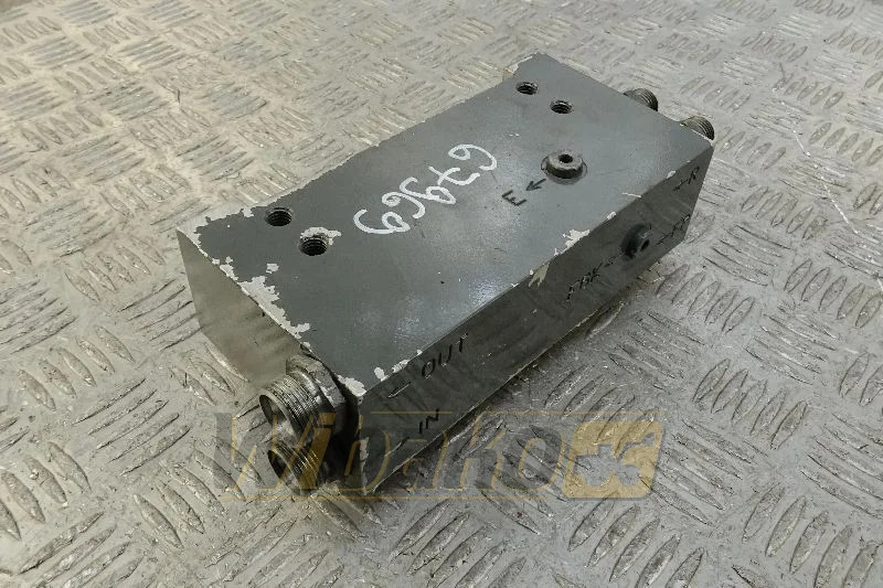 Liebherr 9885358 - 연료 필터 건설기계 용 : 사진 1 Liebherr 9885358 - 연료 필터 건설기계 용 : 사진 1