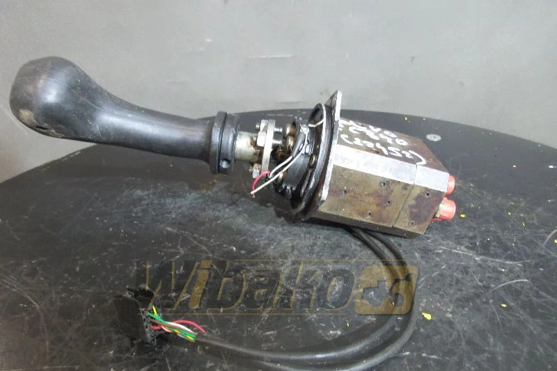 Volvo EC340 - 유압 밸브 건설기계 용 : 사진 1 Volvo EC340 - 유압 밸브 건설기계 용 : 사진 1