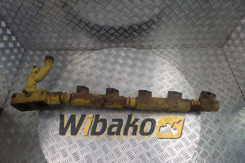 Water mainfold Komatsu S6D125-1 6150-11-8111 - 흡입 매니폴드 건설기계 용 : 사진 1 Water mainfold Komatsu S6D125-1 6150-11-8111 - 흡입 매니폴드 건설기계 용 : 사진 1