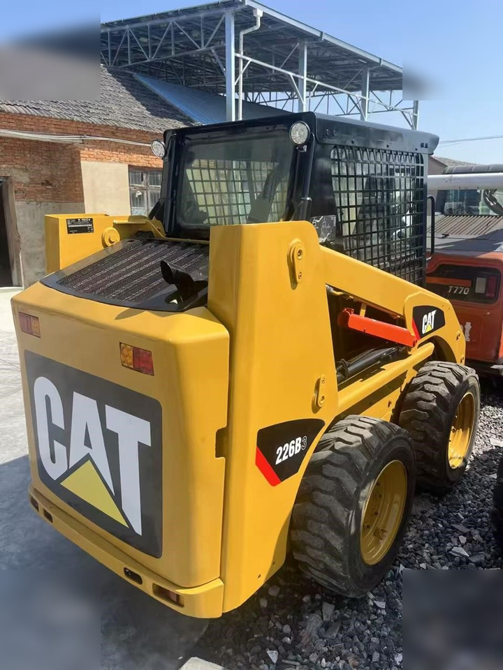 CATERPILLAR 226B3 - 스키드 스티어 로더 : 사진 4 CATERPILLAR 226B3 - 스키드 스티어 로더 : 사진 4