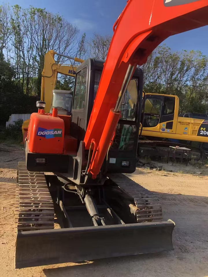 DOOSAN 55-9c - 미니 굴삭기 : 사진 1 DOOSAN 55-9c - 미니 굴삭기 : 사진 1