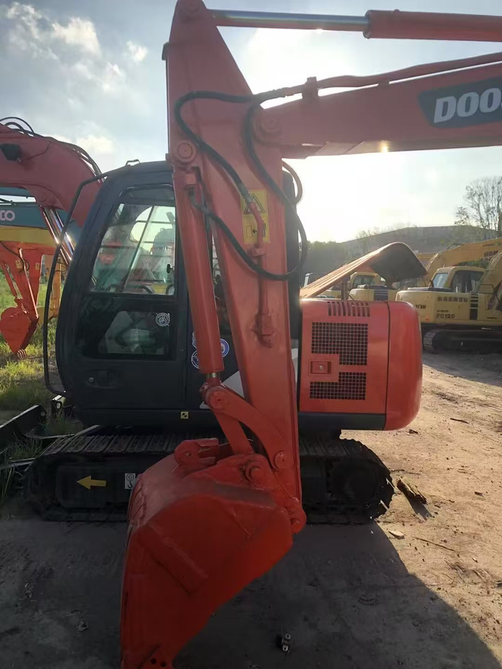 DOOSAN DX55-9C - 크롤러 굴삭기 : 사진 4 DOOSAN DX55-9C - 크롤러 굴삭기 : 사진 4