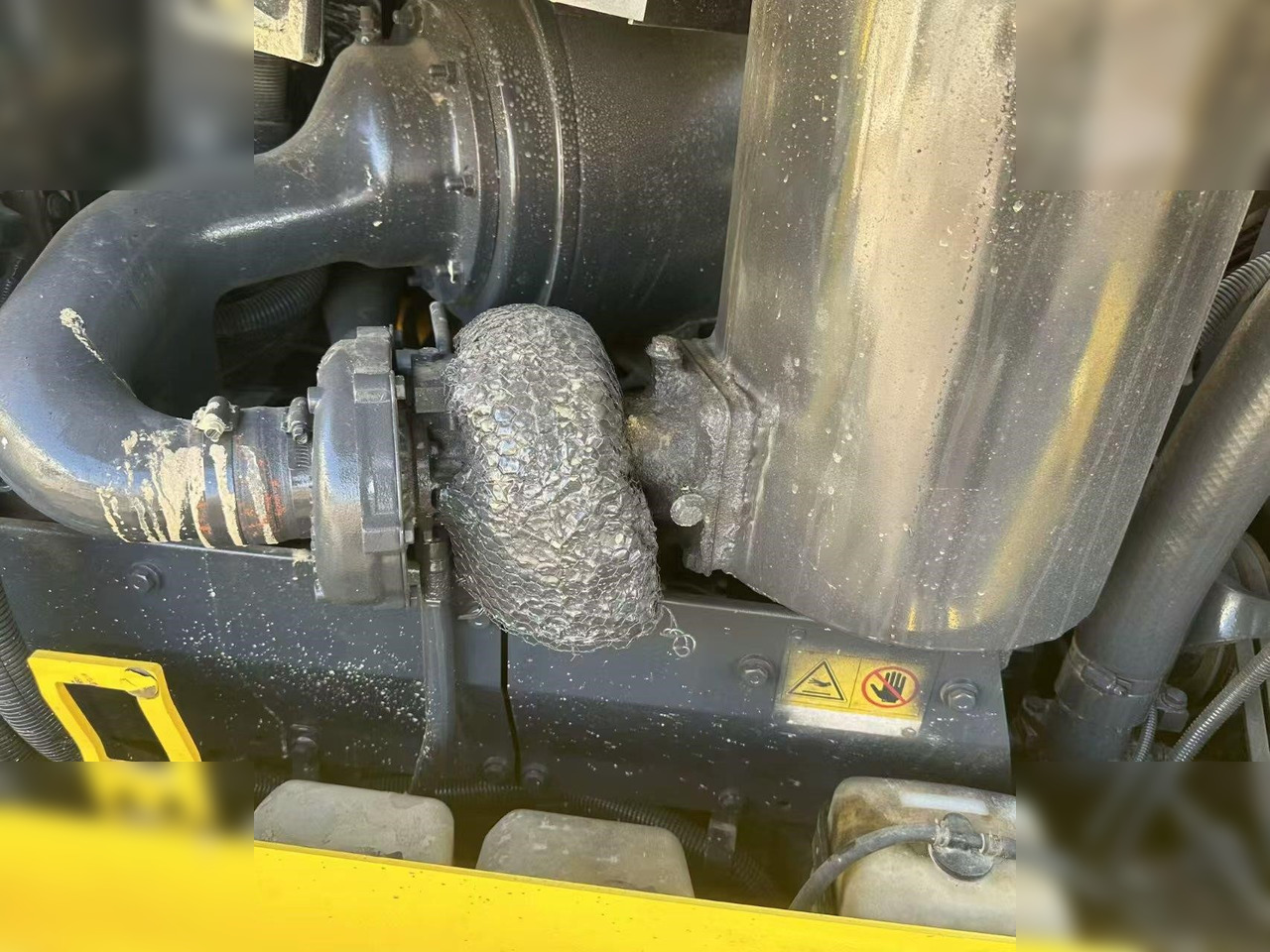 불도저 KOMATSU D85EX : 사진 14