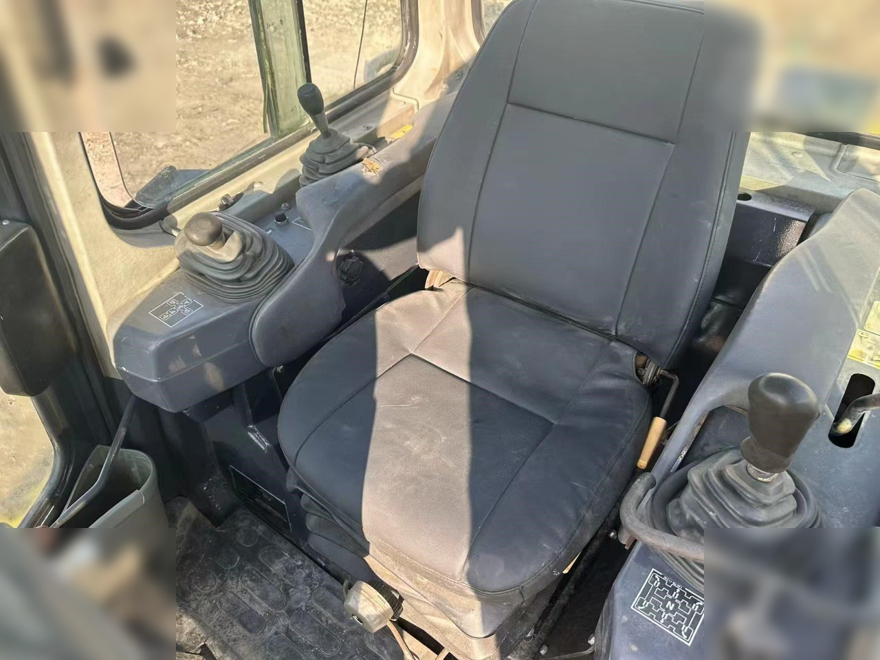 불도저 KOMATSU D85EX : 사진 8