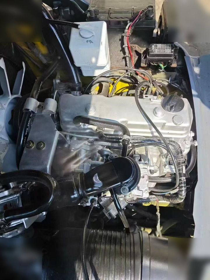 KOMATSU FD30-7 - LPG 지게차 : 사진 2 KOMATSU FD30-7 - LPG 지게차 : 사진 2