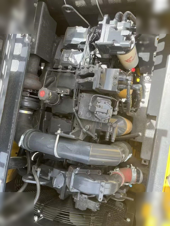 크롤러 굴삭기 KOMATSU PC400 LC-8 : 사진 9