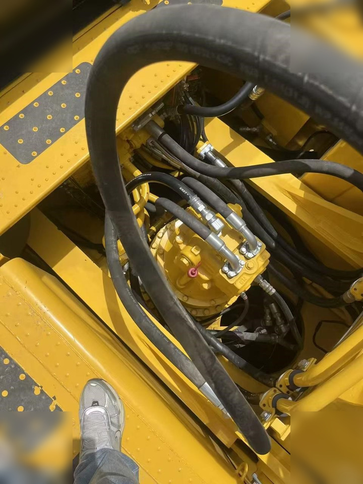 크롤러 굴삭기 KOMATSU PC400 LC-8 : 사진 16