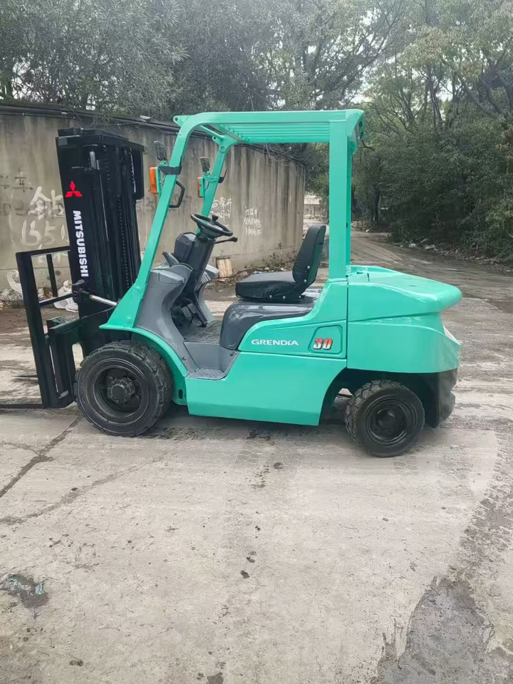 MITSUBISHI 3-ton - 수직 마스트 리프트 : 사진 4 MITSUBISHI 3-ton - 수직 마스트 리프트 : 사진 4