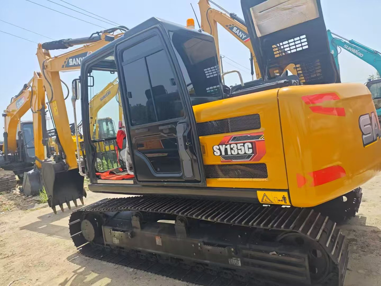 SANY 135C - 크롤러 굴삭기 : 사진 2 SANY 135C - 크롤러 굴삭기 : 사진 2