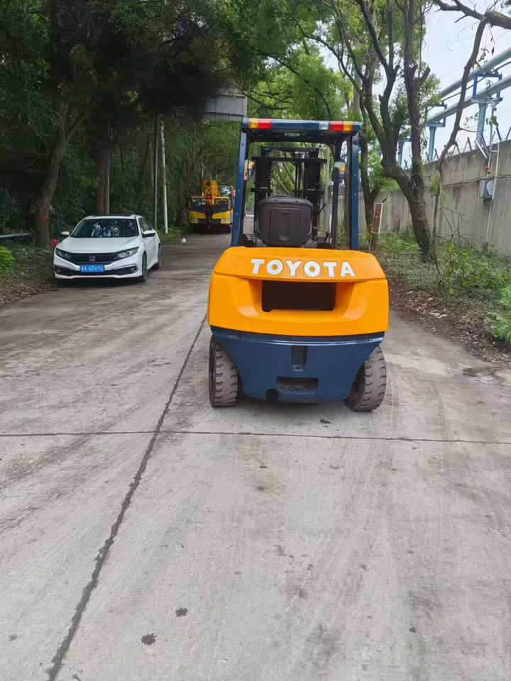TOYATA 5-TON - 수직 마스트 리프트 : 사진 4 TOYATA 5-TON - 수직 마스트 리프트 : 사진 4