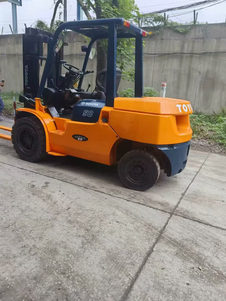 TOYATA 5-TON - 수직 마스트 리프트 : 사진 1 TOYATA 5-TON - 수직 마스트 리프트 : 사진 1