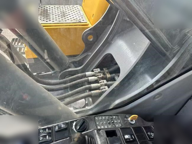 VOLVO EC480D - 크롤러 굴삭기 : 사진 3 VOLVO EC480D - 크롤러 굴삭기 : 사진 3