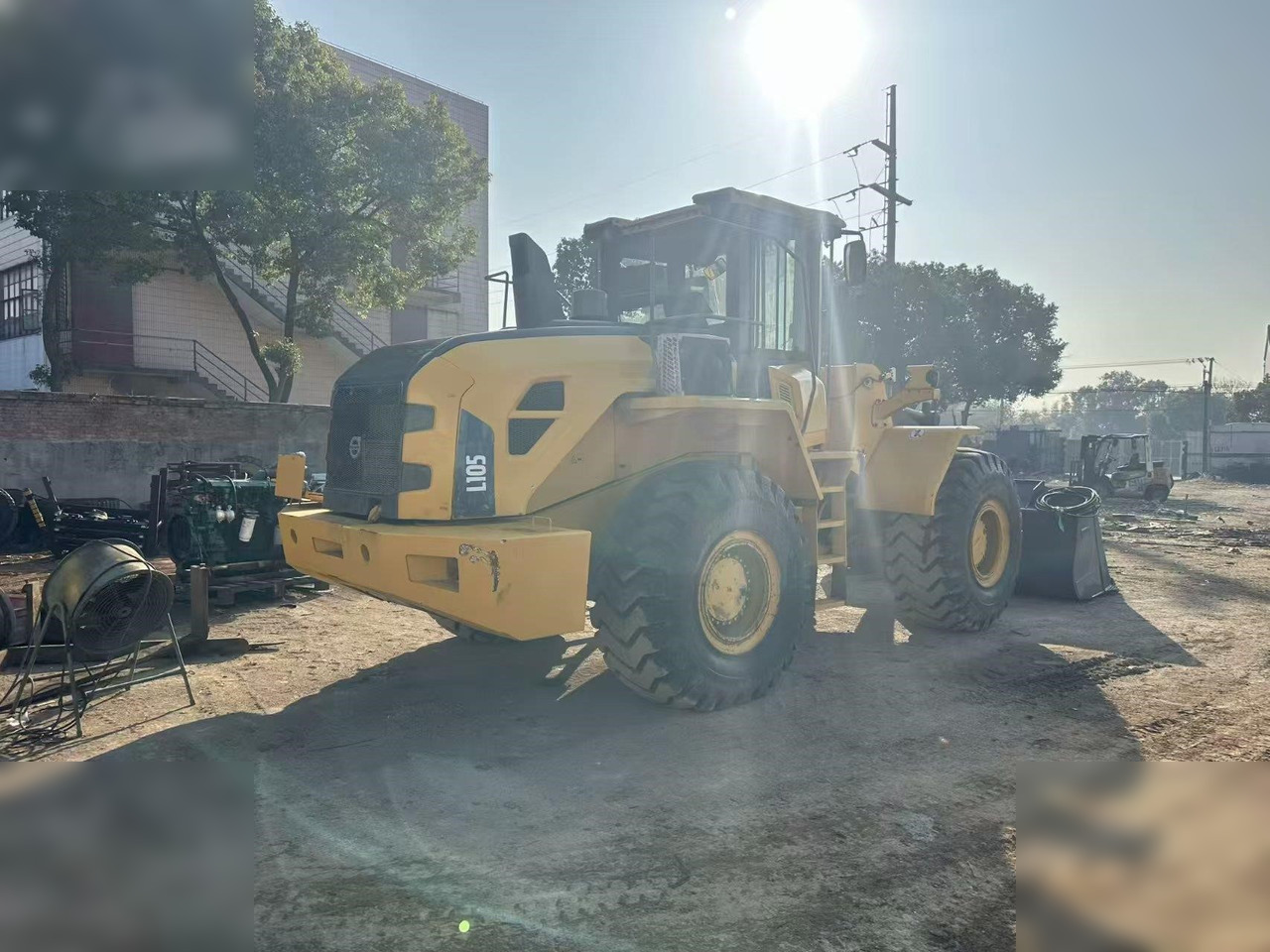 VOLVO L105 - 휠 로더 : 사진 1 VOLVO L105 - 휠 로더 : 사진 1