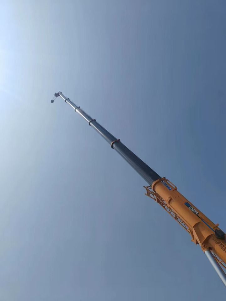 XCMG 70-TON - 모바일 크레인 : 사진 3 XCMG 70-TON - 모바일 크레인 : 사진 3