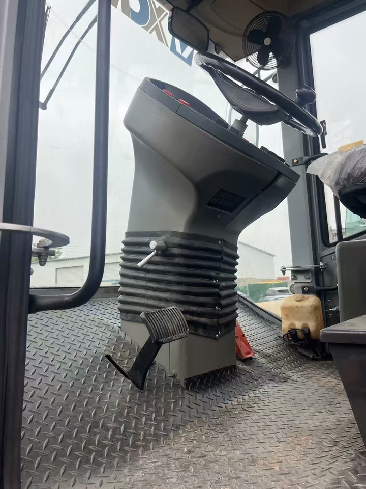 XCMG XS223J - 롤러 : 사진 5 XCMG XS223J - 롤러 : 사진 5