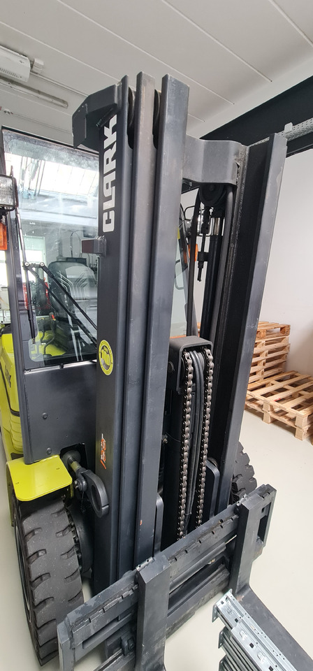 CLARK GTX 25L - LPG 지게차 : 사진 2 CLARK GTX 25L - LPG 지게차 : 사진 2