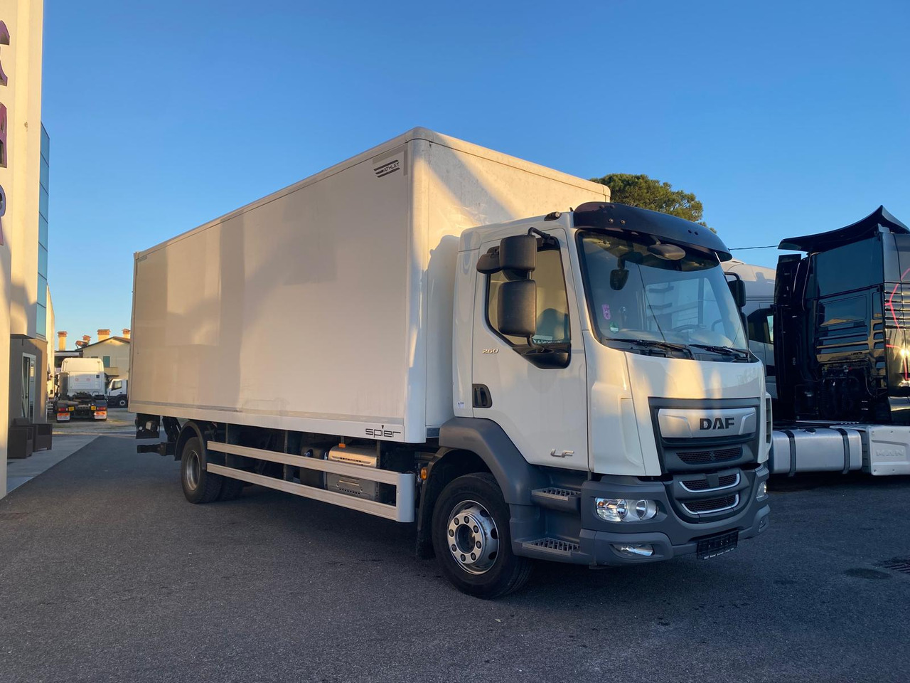 DAF LF 260 FA - 박스 트럭 : 사진 4 DAF LF 260 FA - 박스 트럭 : 사진 4