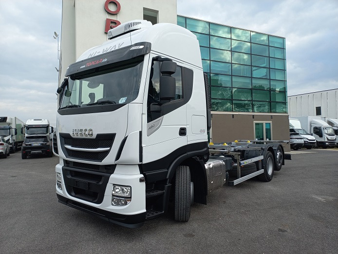 IVECO AS260S48 - 캡 새시 트럭 : 사진 2 IVECO AS260S48 - 캡 새시 트럭 : 사진 2