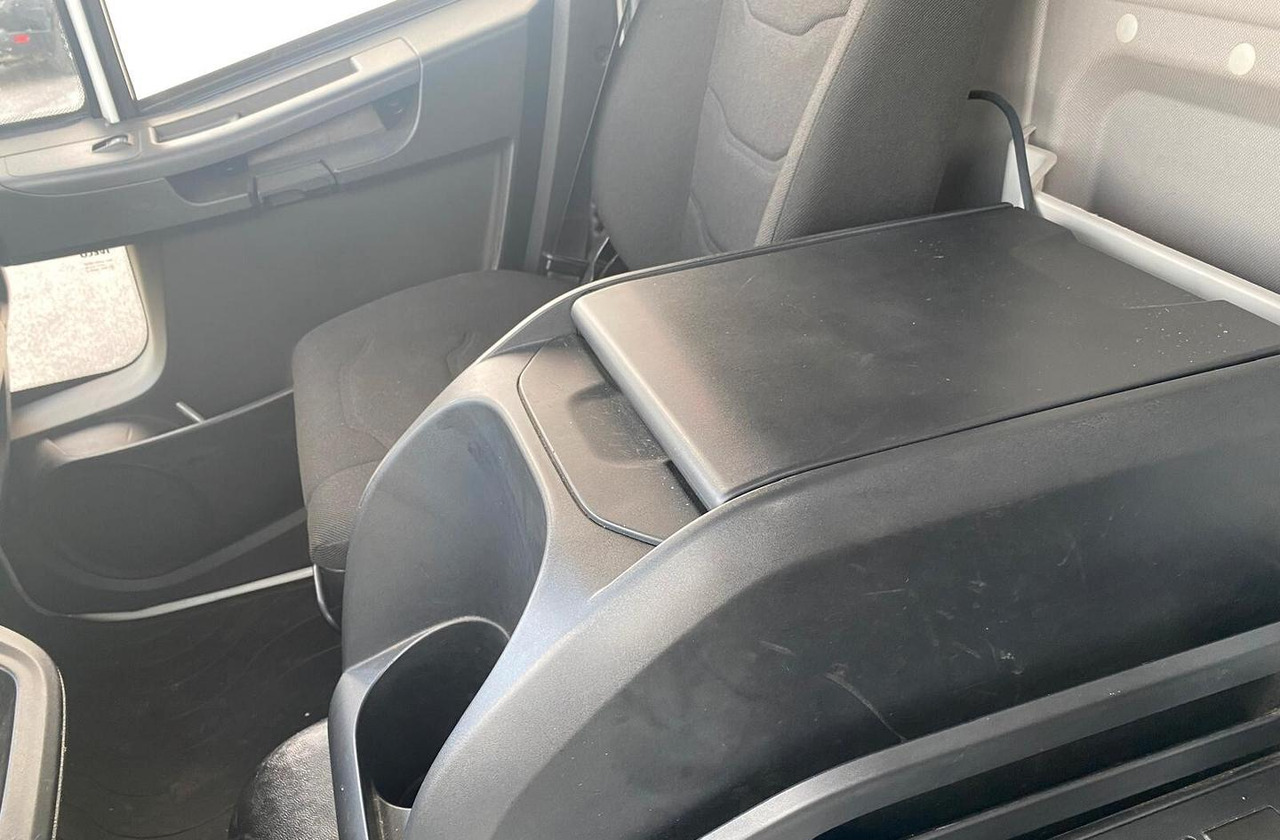 커튼사이더 트럭 IVECO EUROCARGO 75E19 EURO 6 2018 : 사진 6 커튼사이더 트럭 IVECO EUROCARGO 75E19 EURO 6 2018 : 사진 6