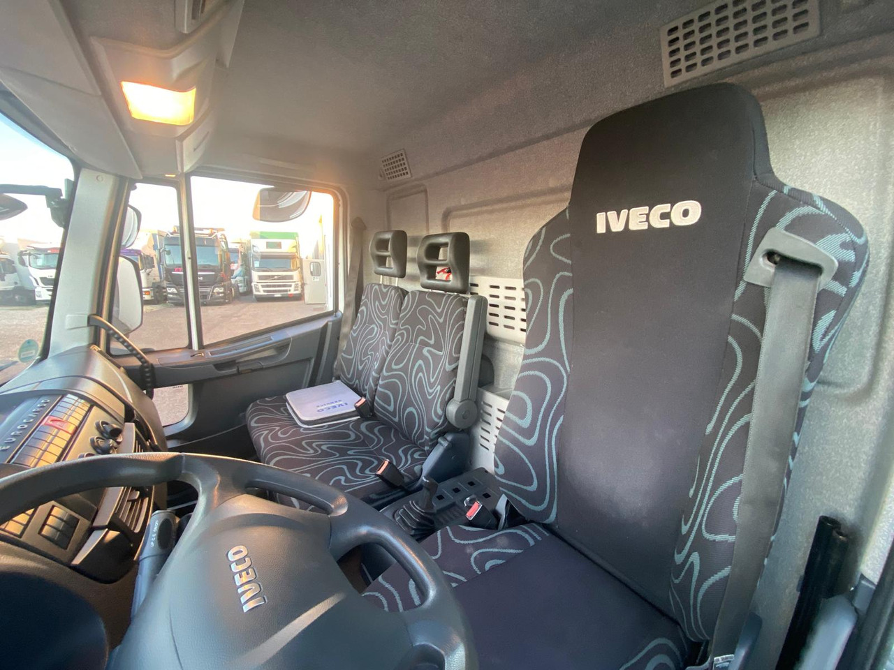 IVECO EUROCARGO 75E19 - 박스 트럭 : 사진 5 IVECO EUROCARGO 75E19 - 박스 트럭 : 사진 5