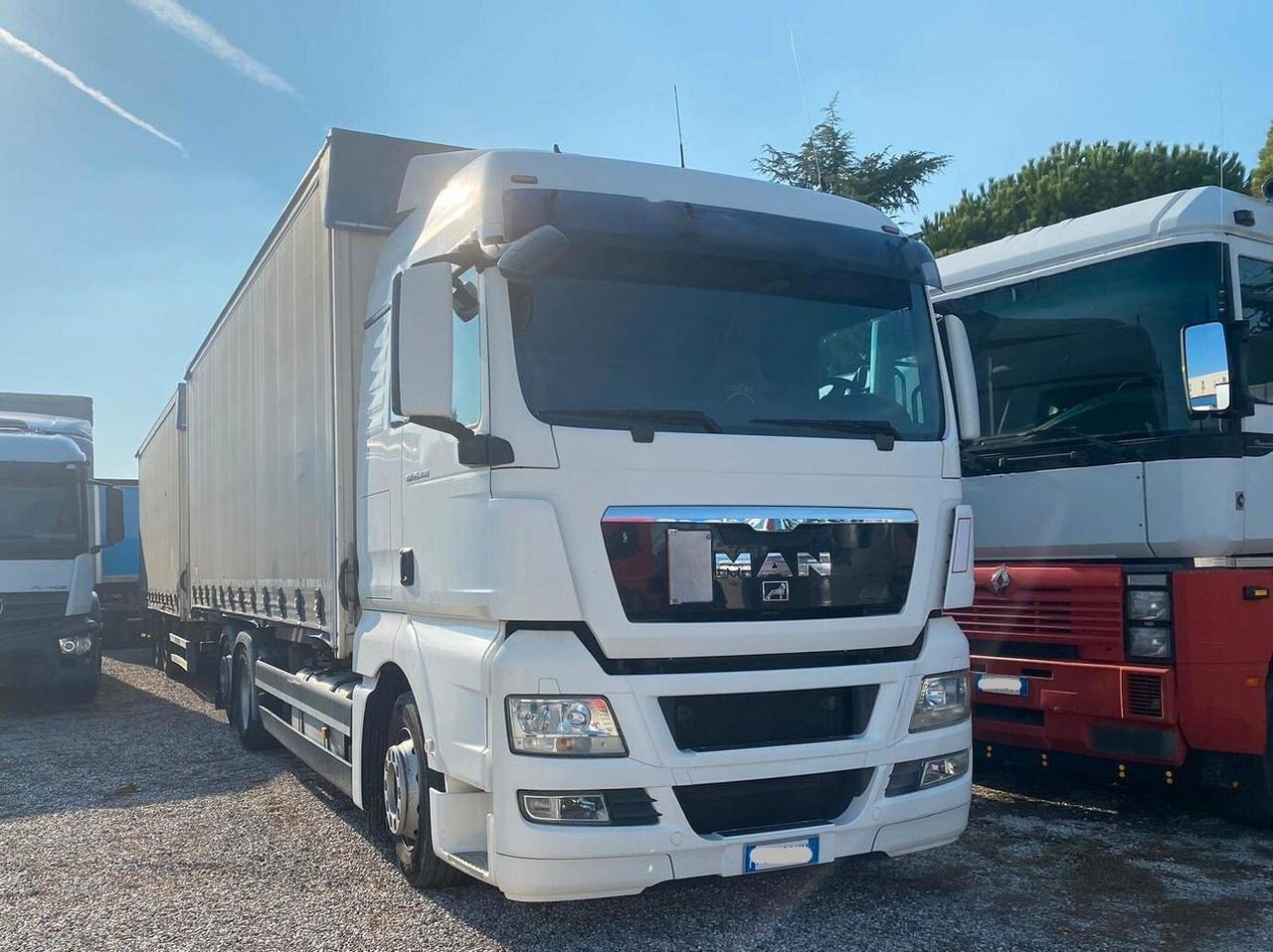 MAN TGX 26.440 + RIMORCHIO - 커튼사이더 트럭 : 사진 2 MAN TGX 26.440 + RIMORCHIO - 커튼사이더 트럭 : 사진 2
